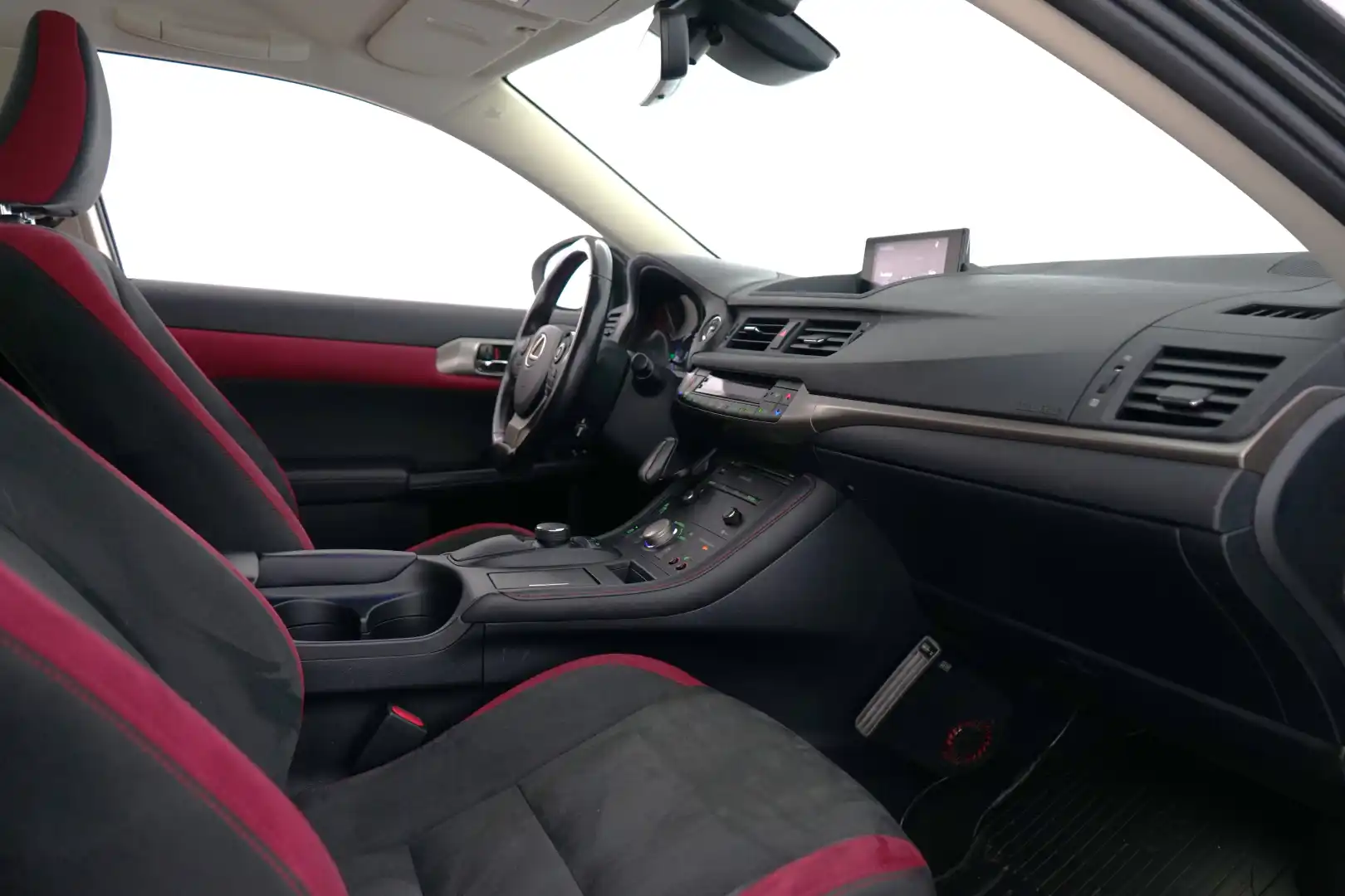 car-image
