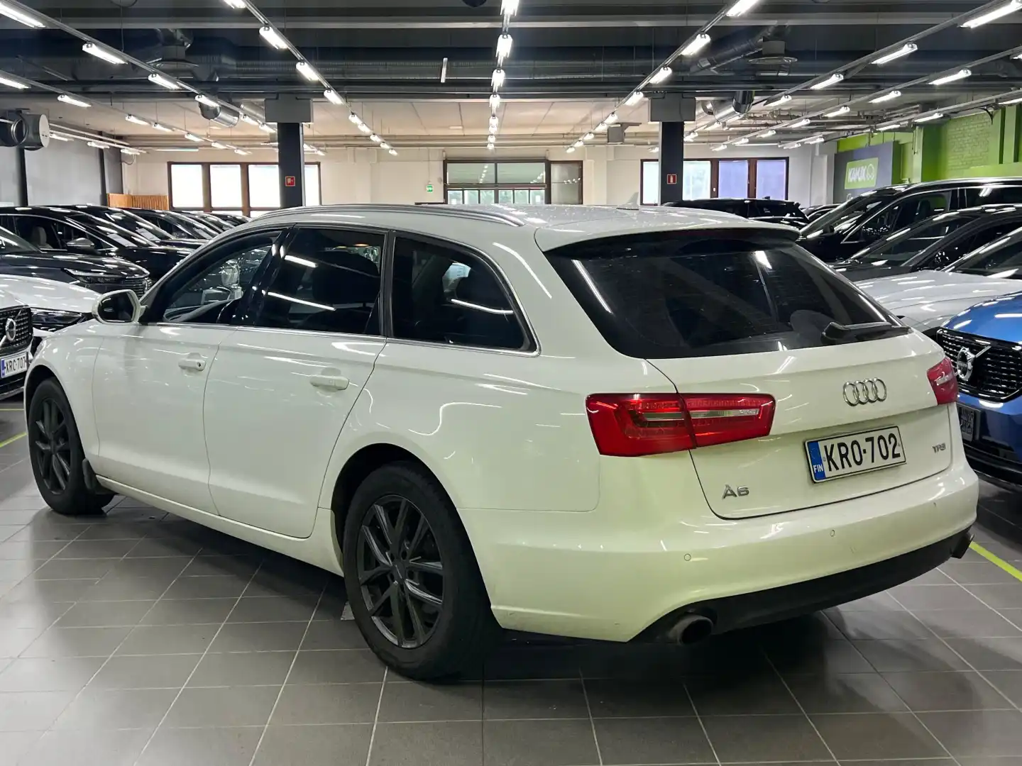 car-image