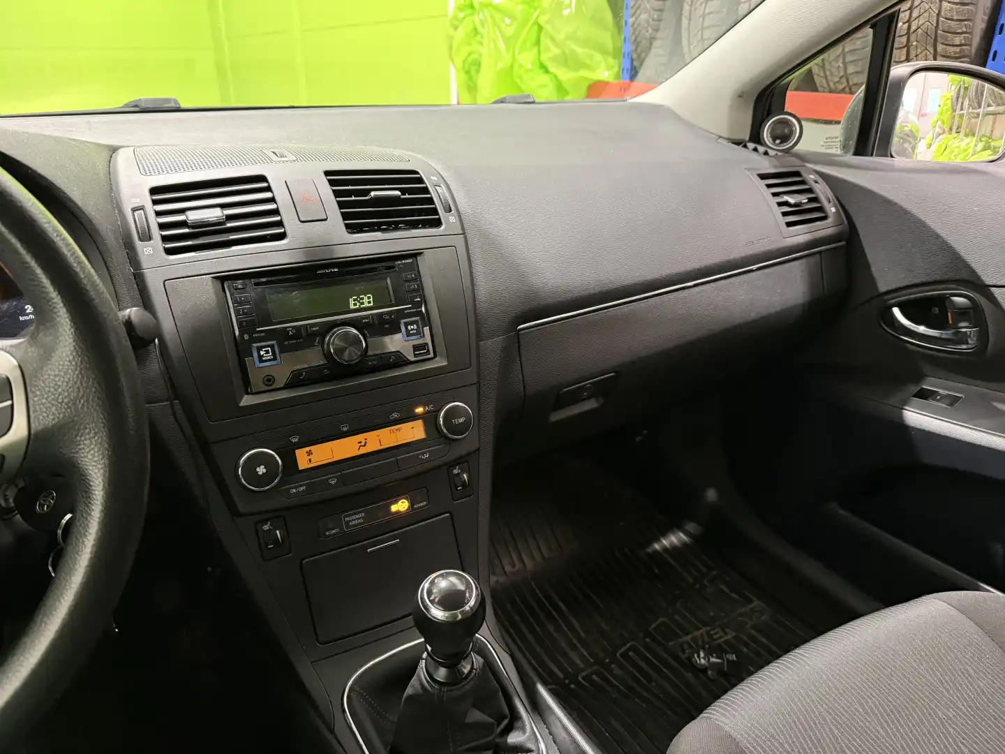 car-image