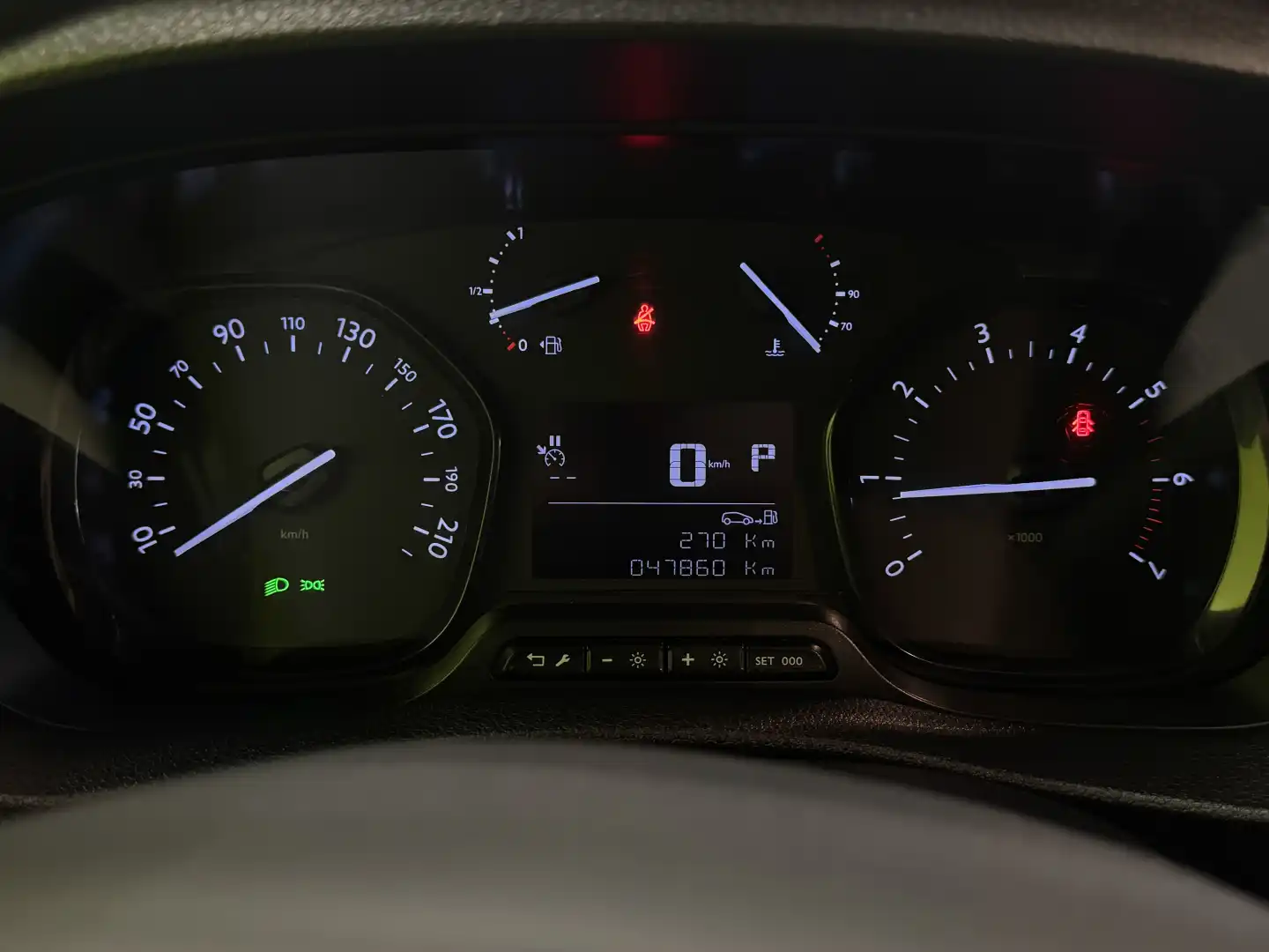 car-image
