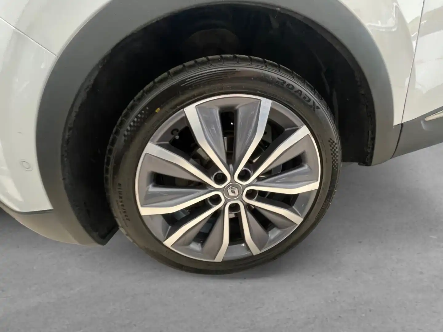 car-image