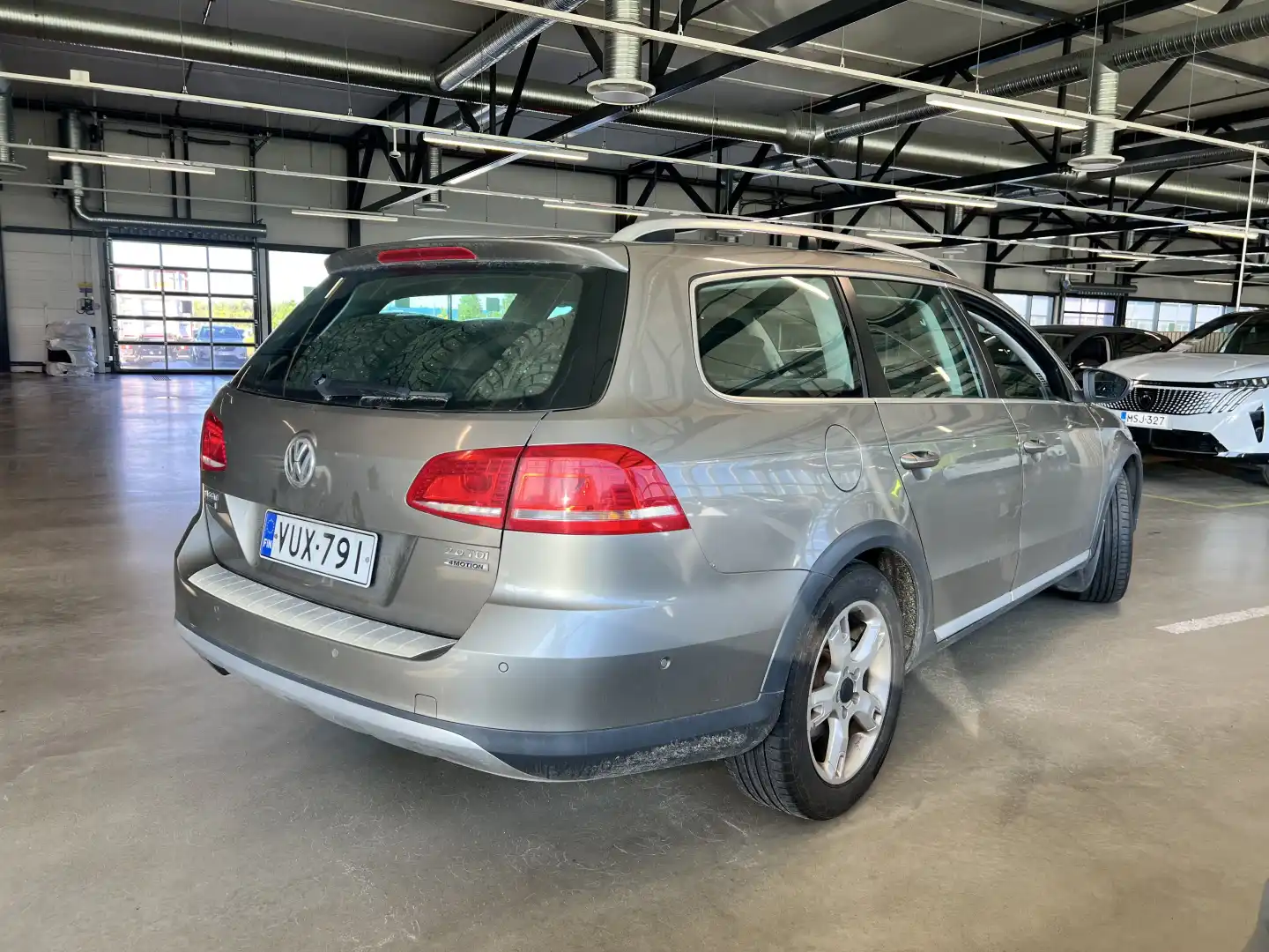 car-image