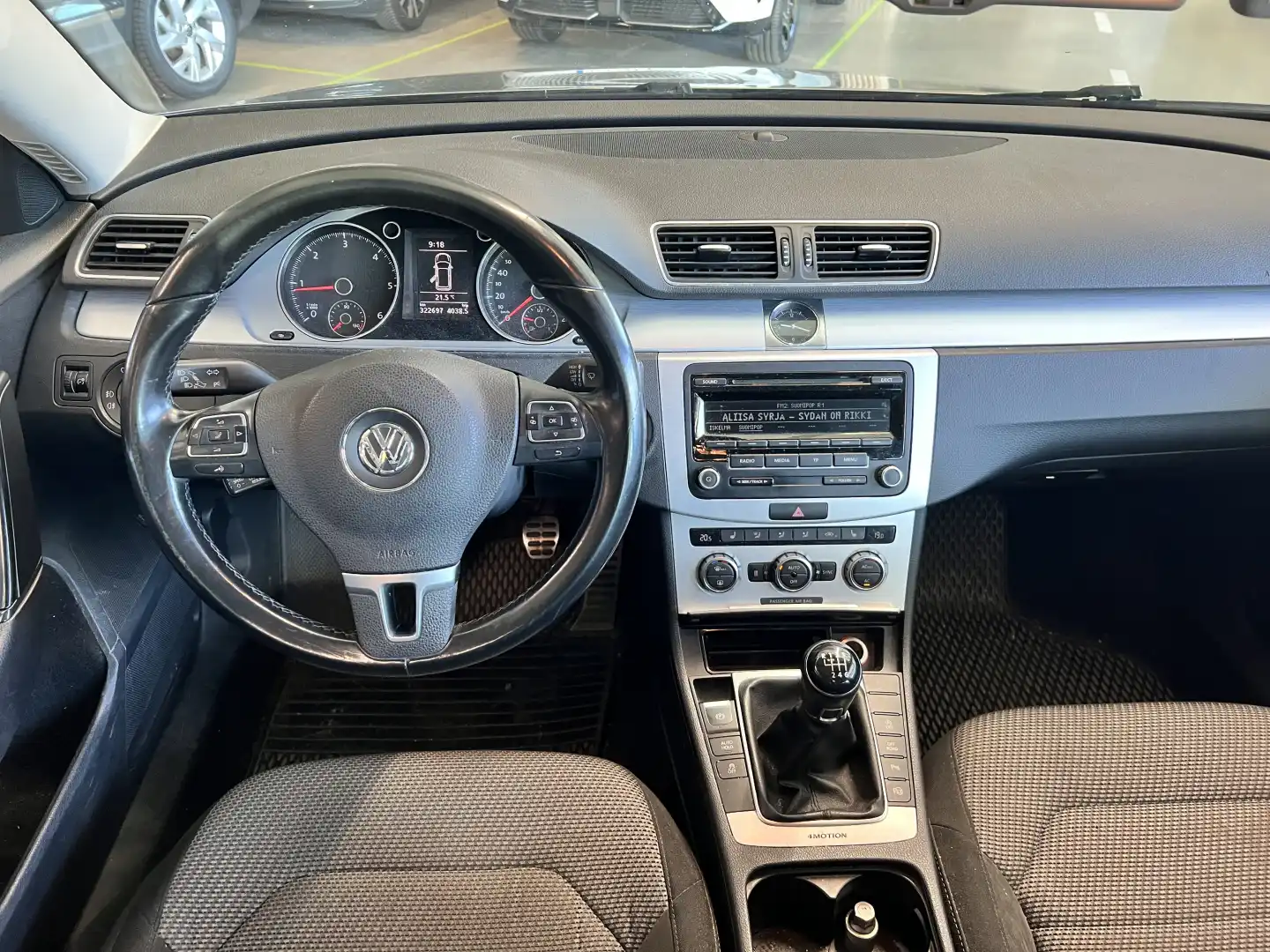car-image