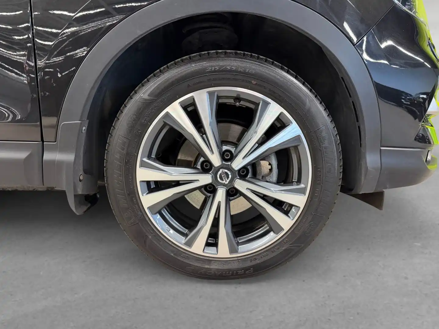 car-image