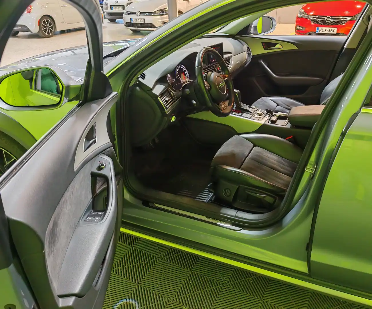 car-image