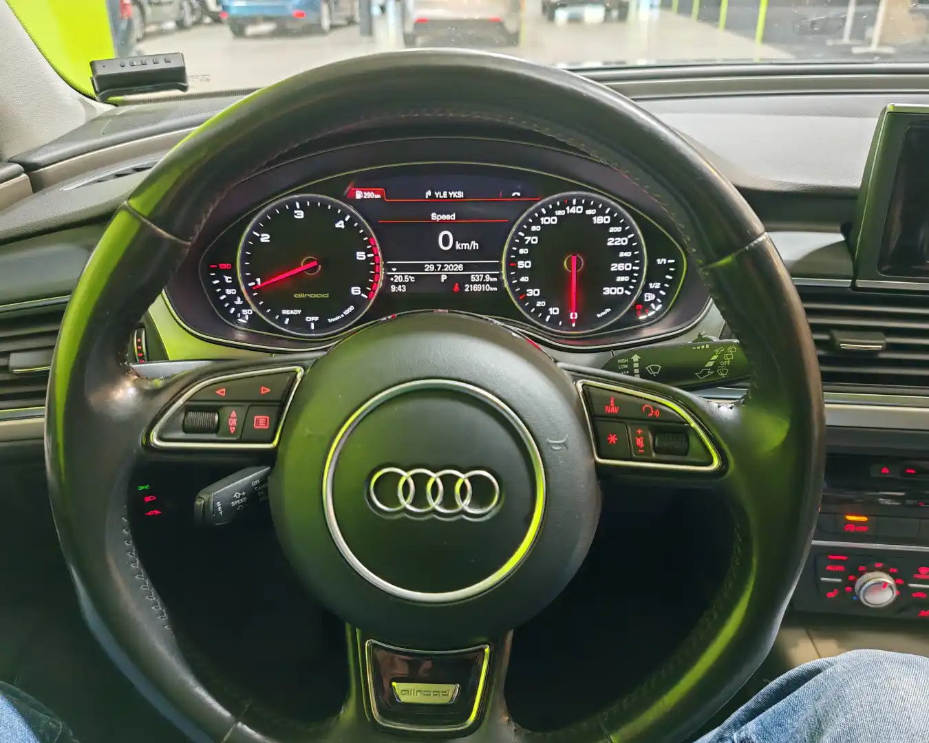 car-image
