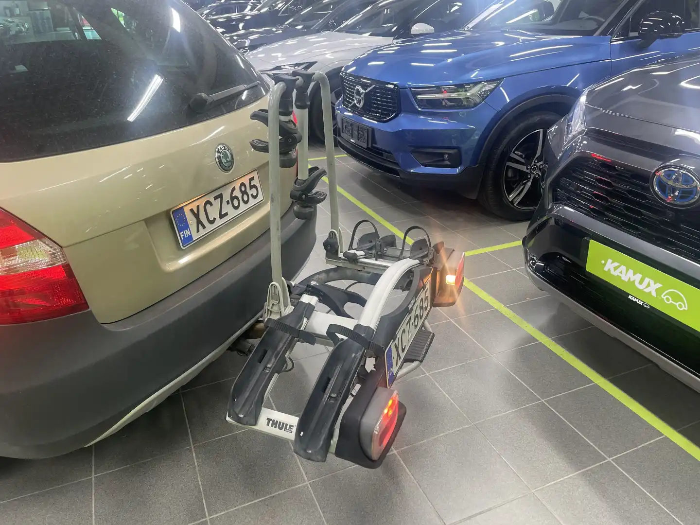 car-image