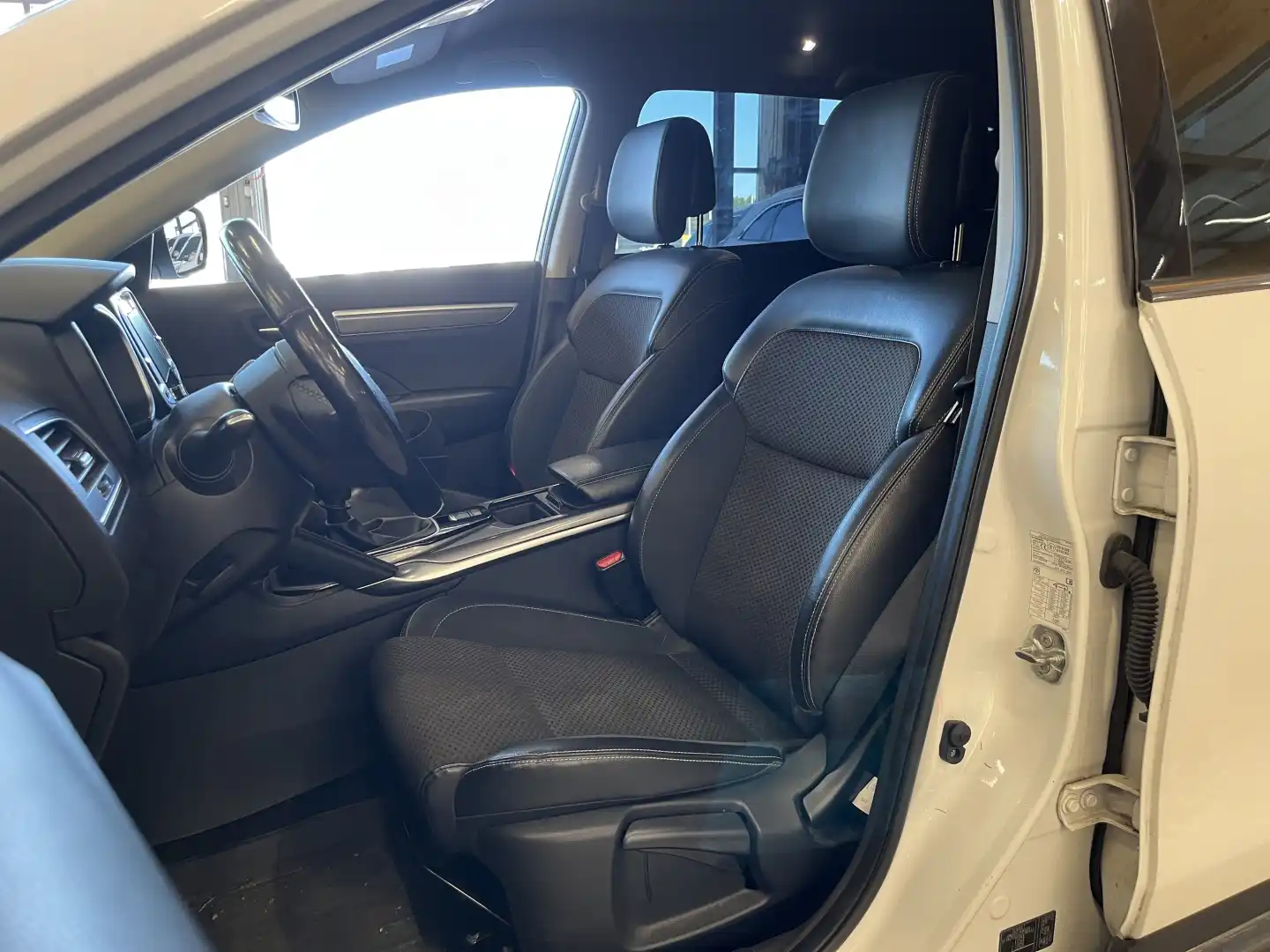 car-image