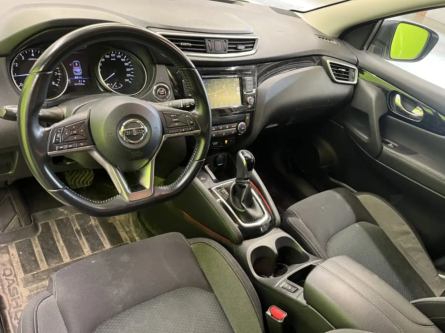 car-image
