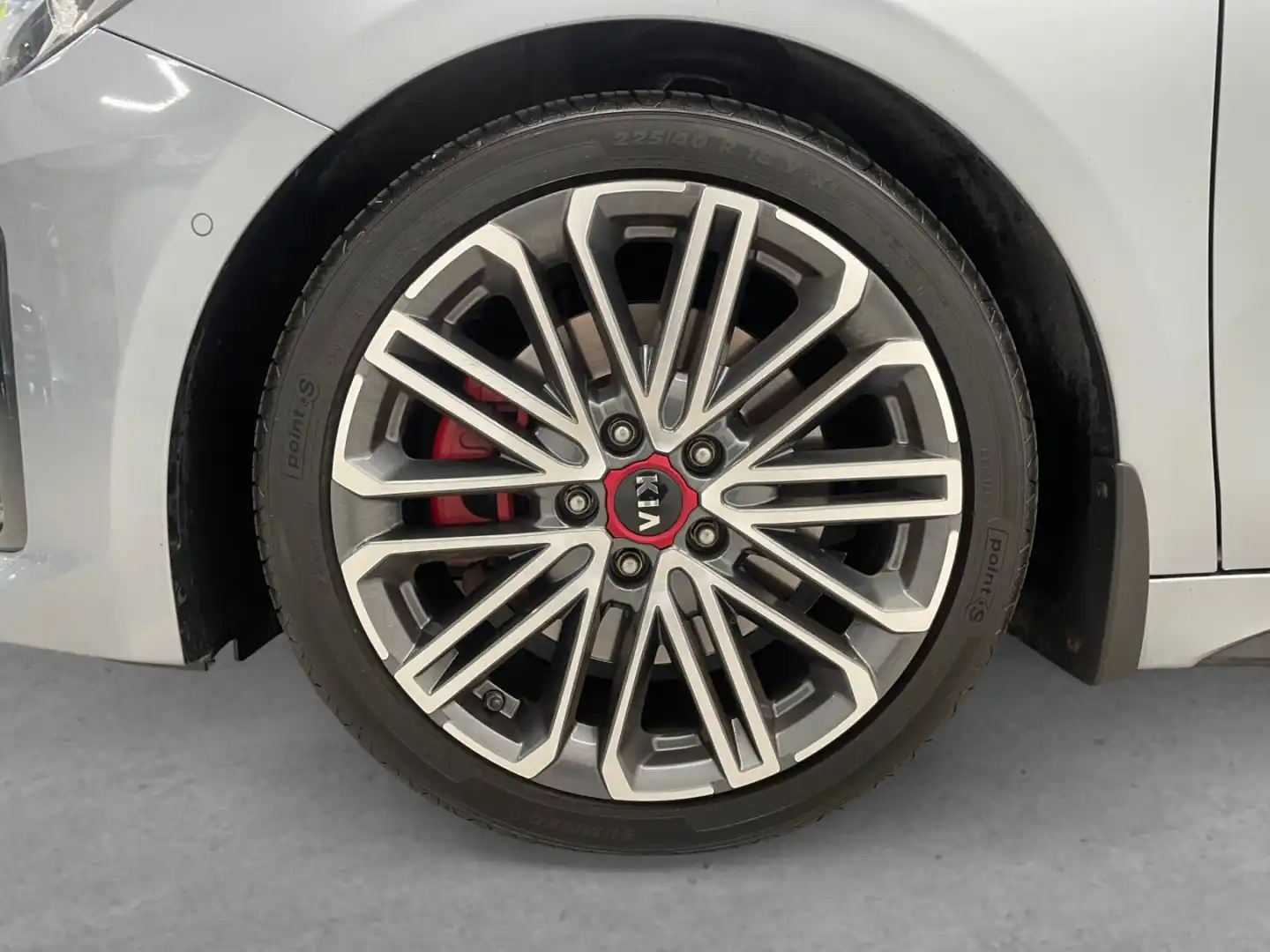 car-image
