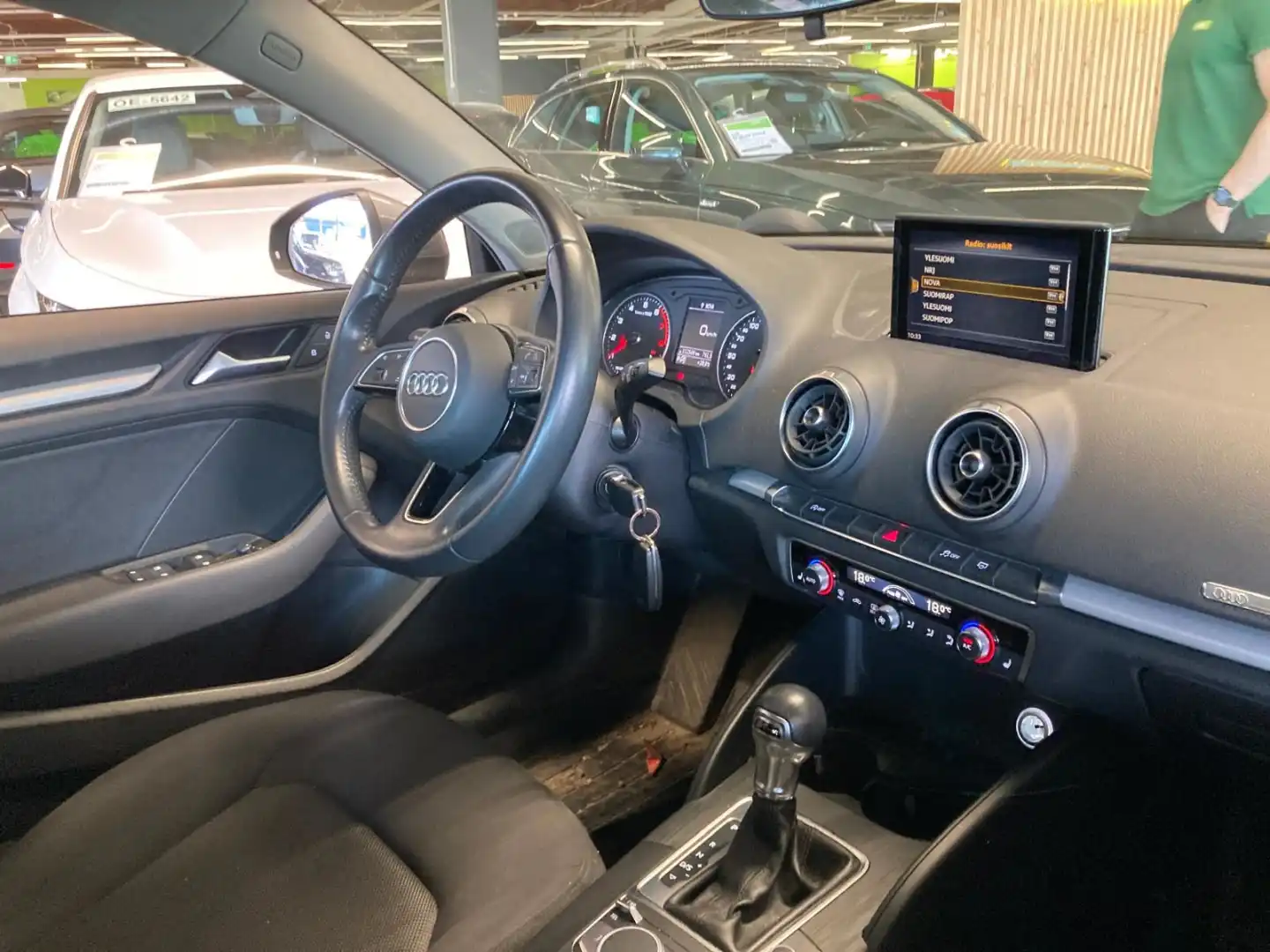 car-image