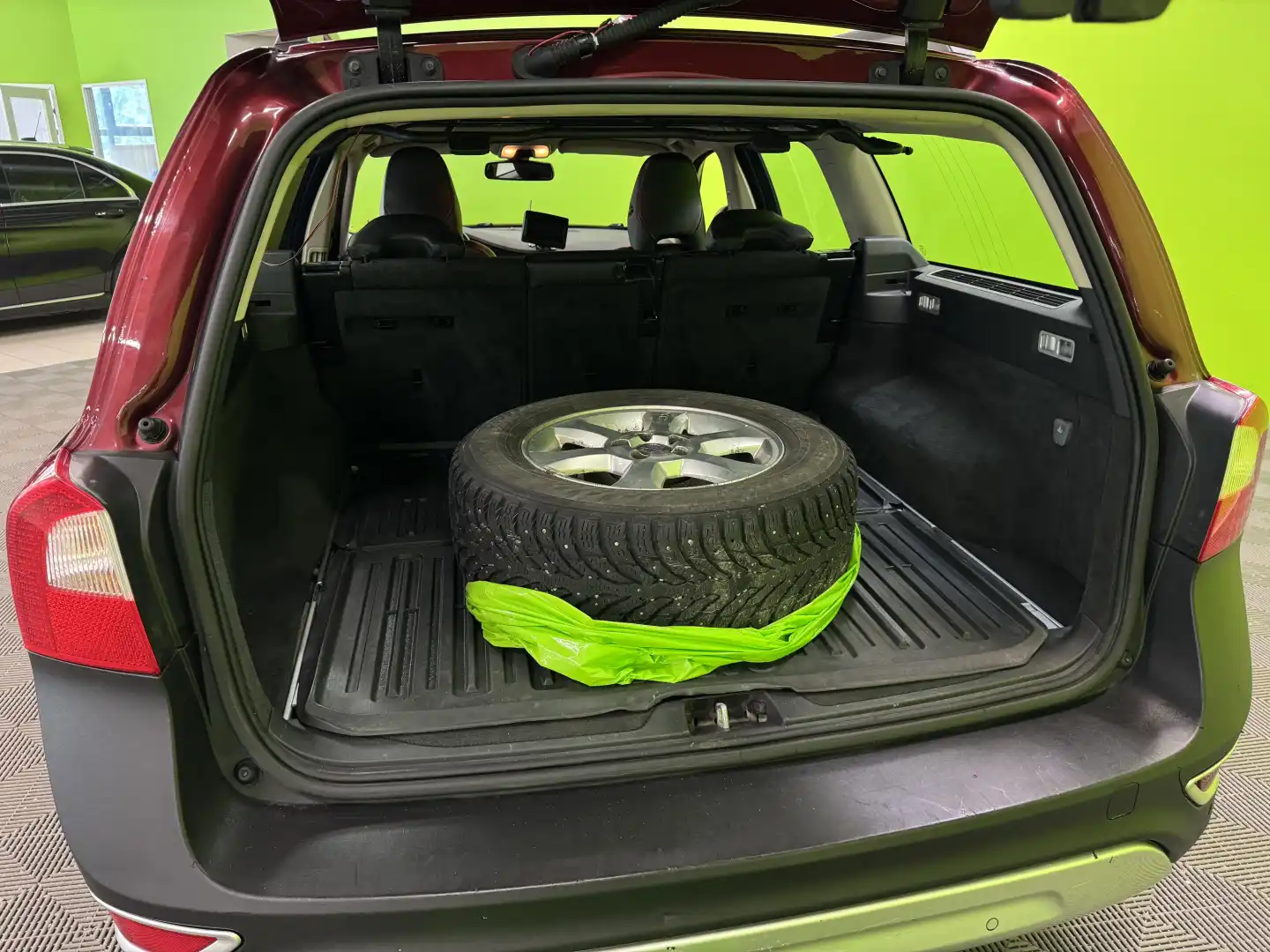 car-image