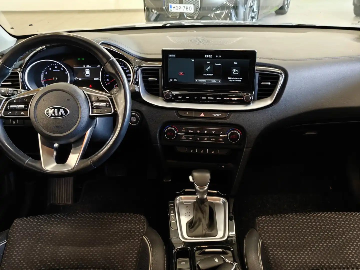 car-image
