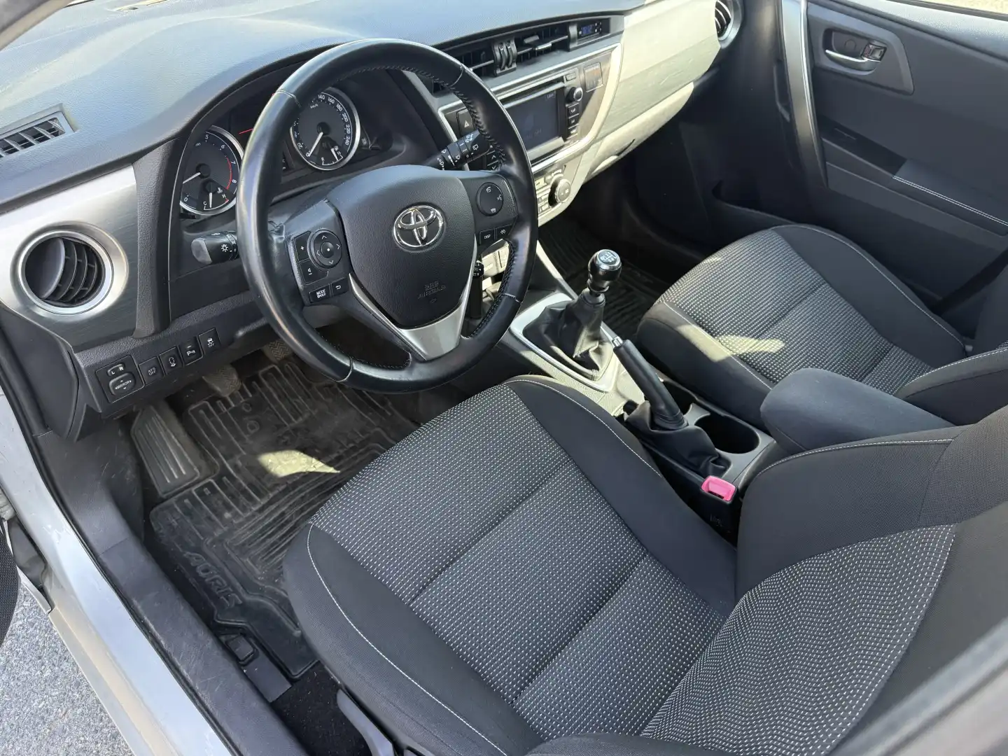 car-image