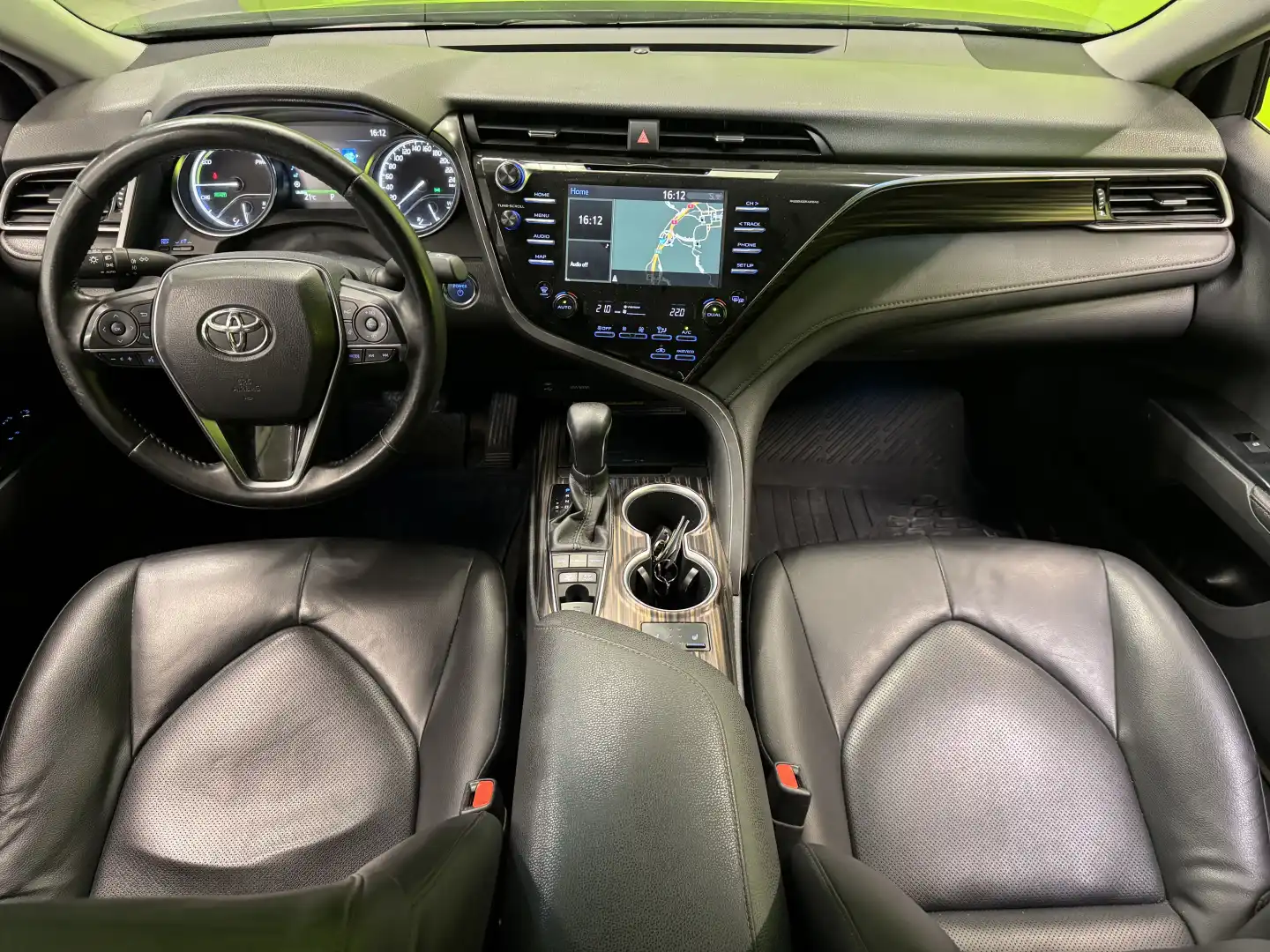 car-image