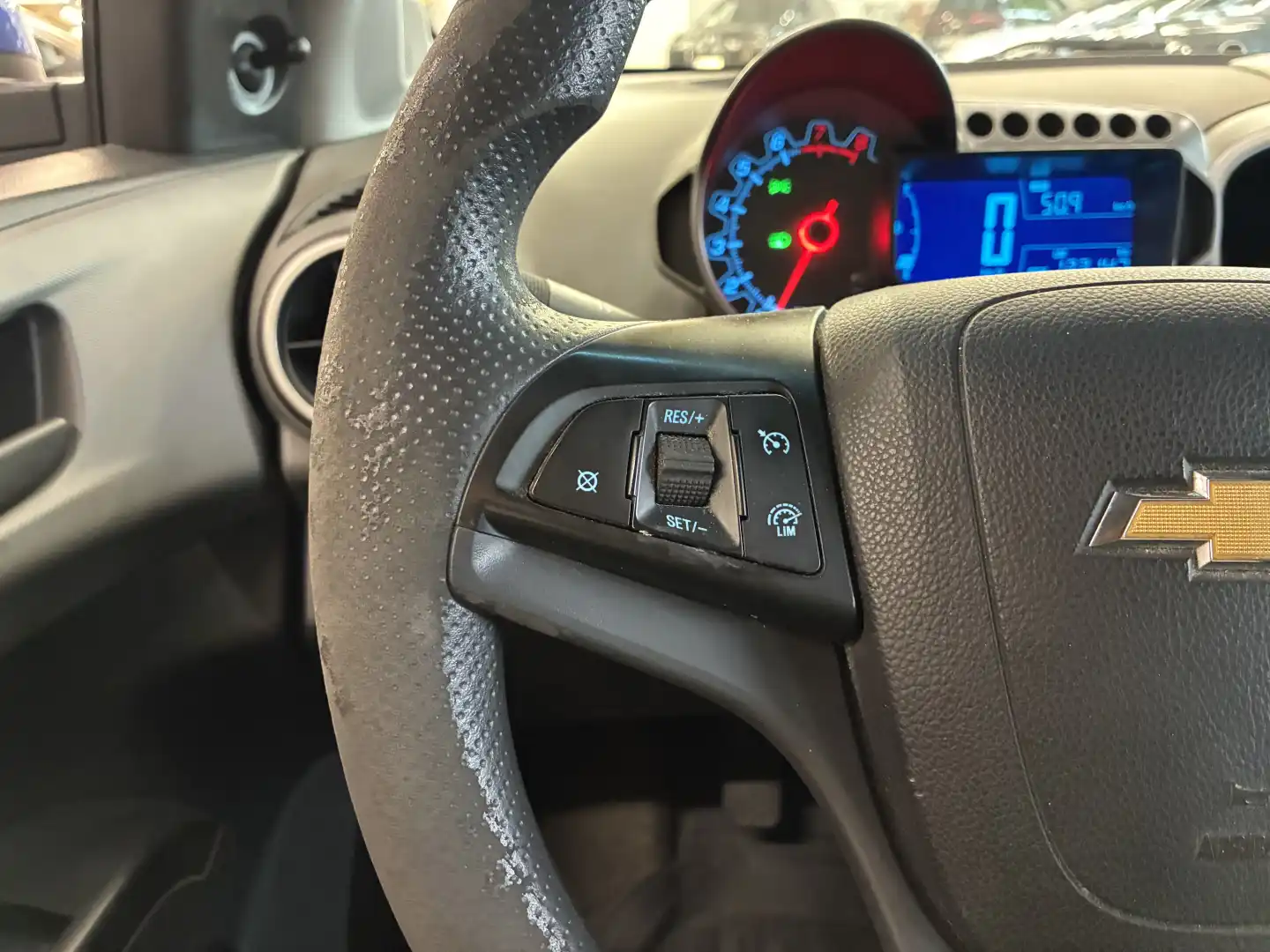car-image