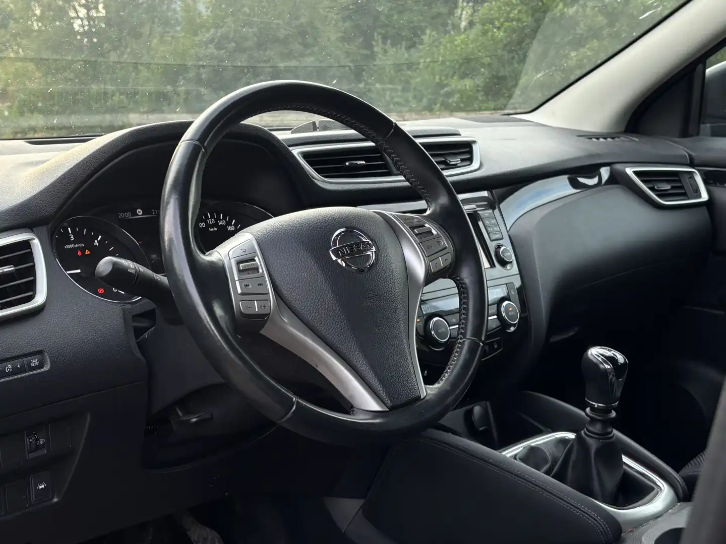car-image