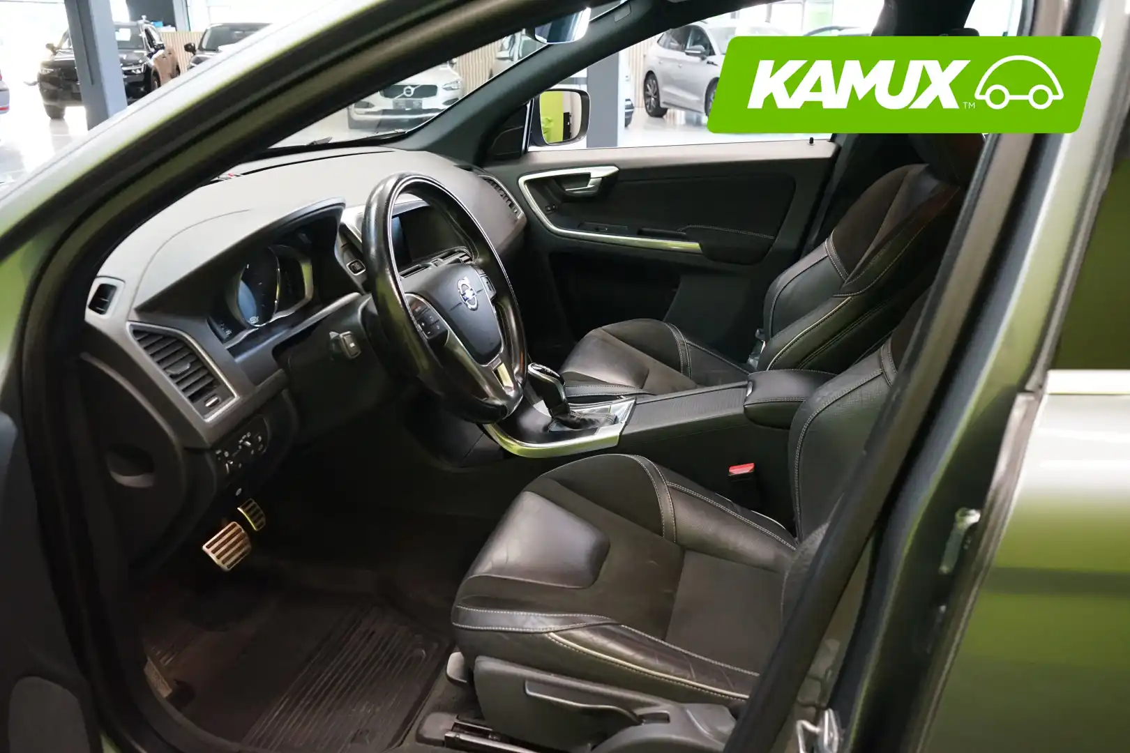 Volvo XC60 2017, photo 7/46