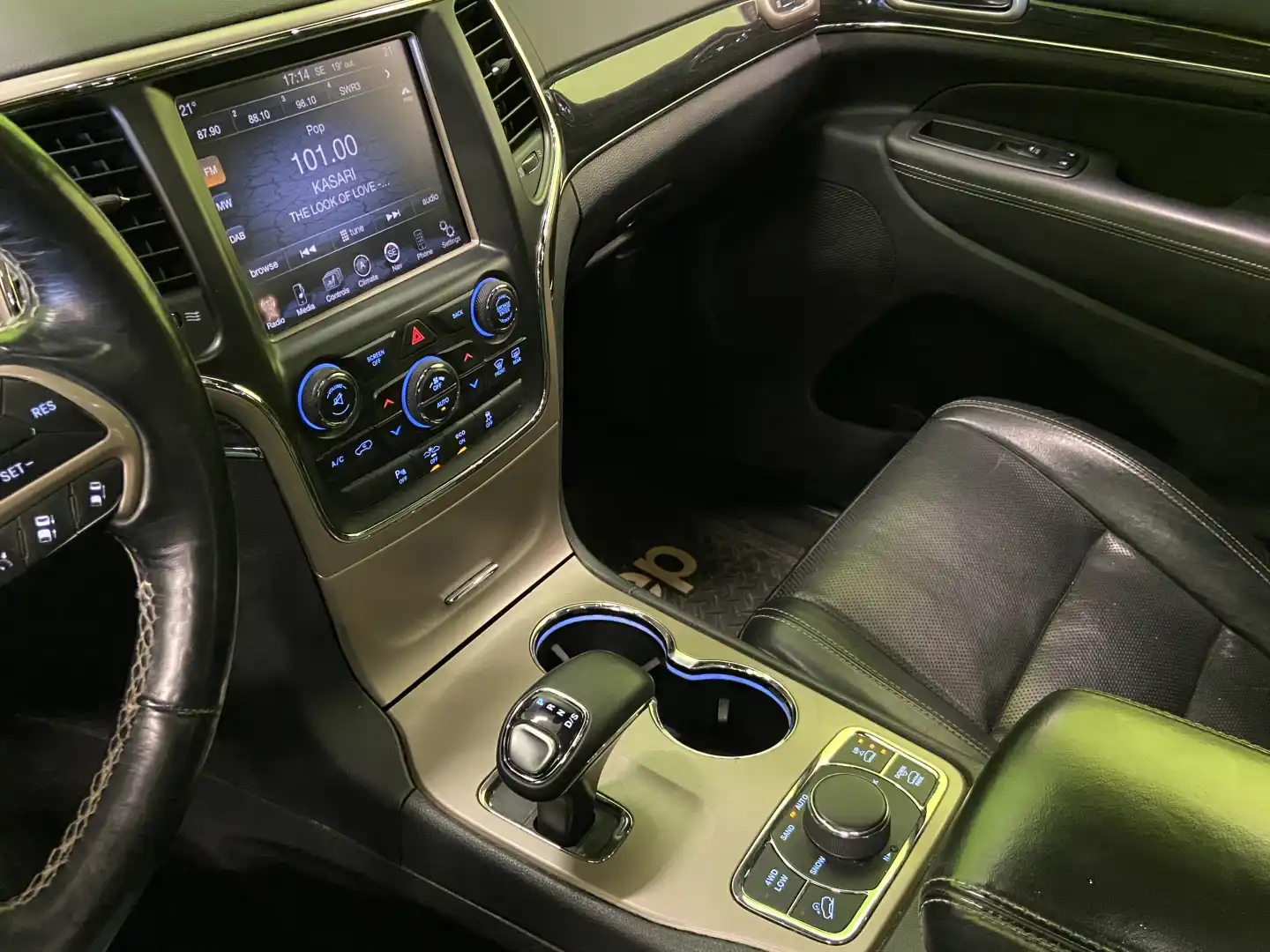 car-image