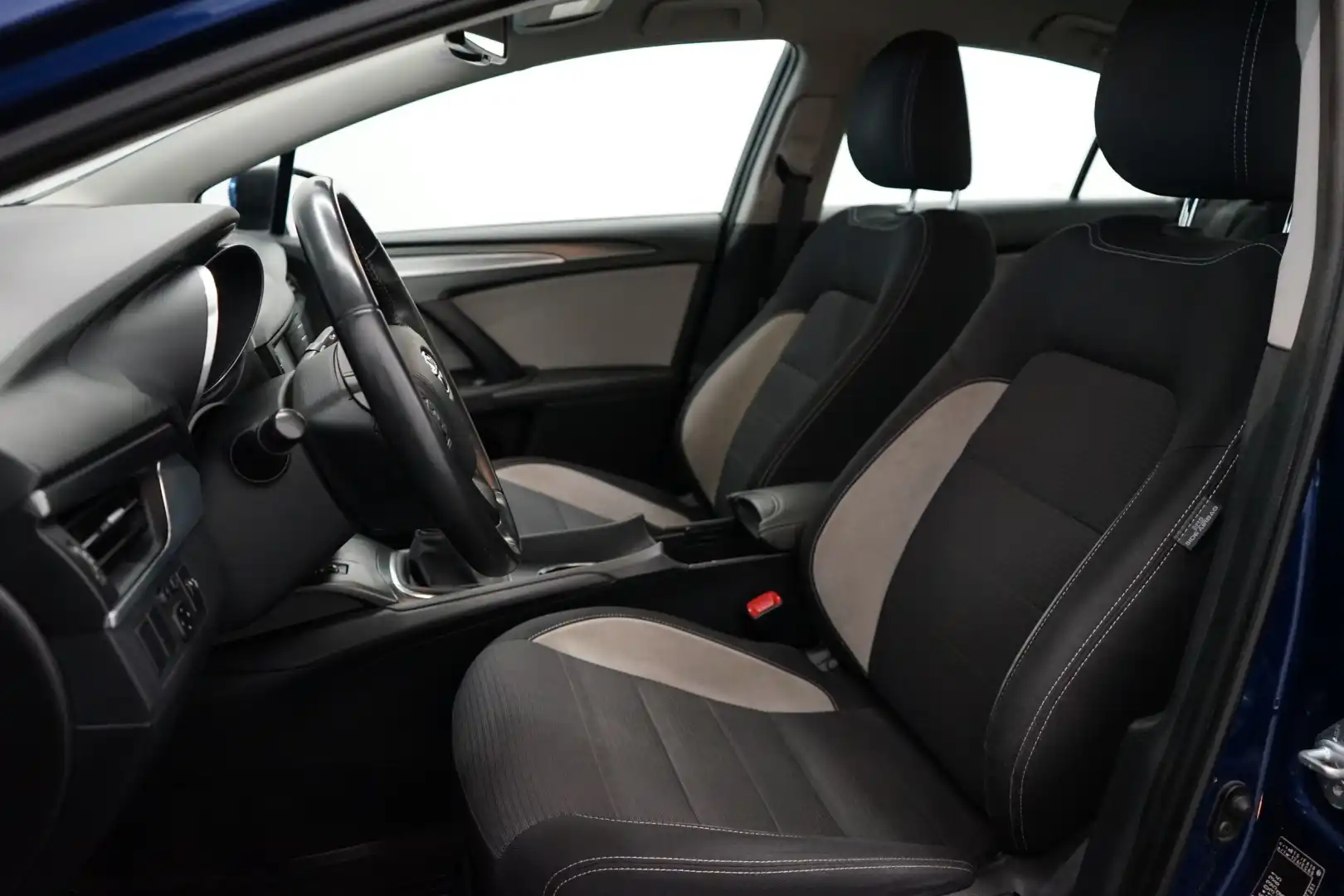 Toyota Avensis 2015, kuva 6/36