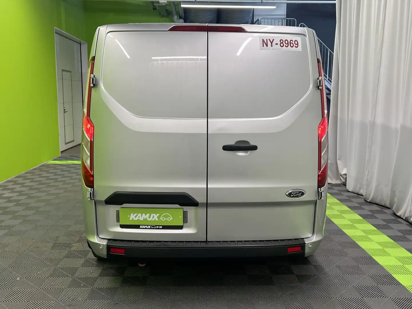 car-image