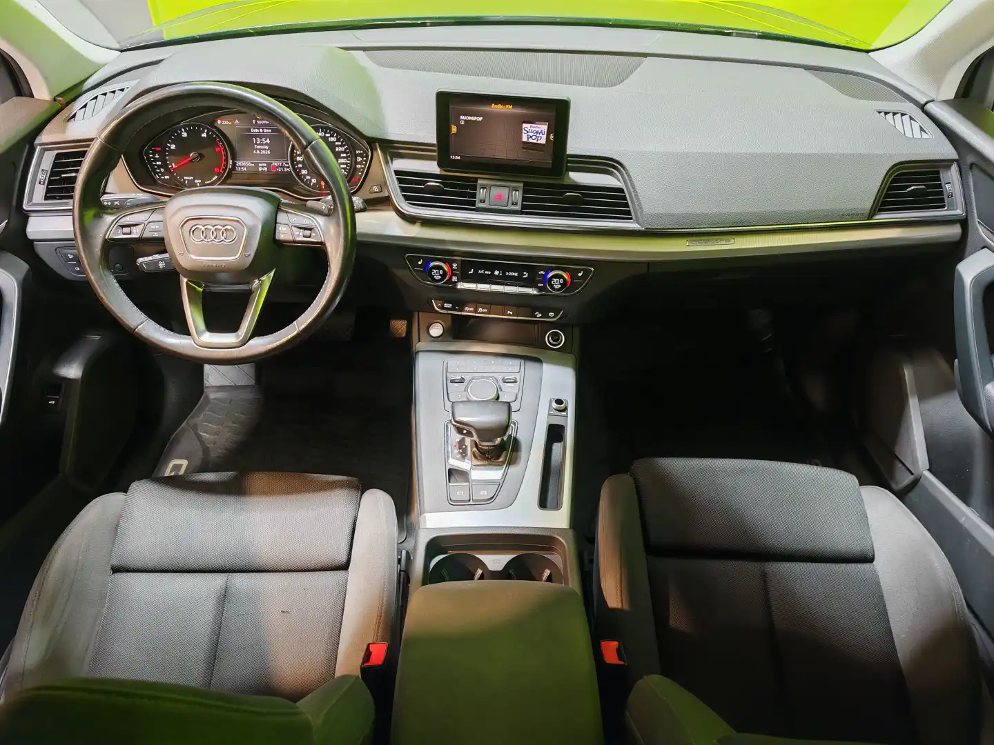 car-image