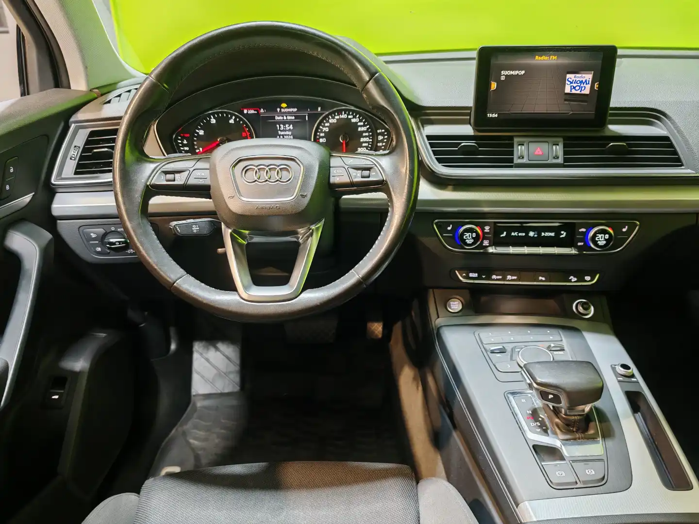 car-image