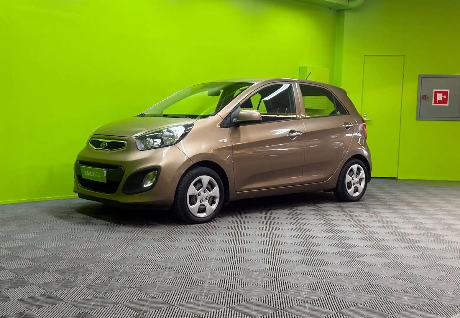 car-image