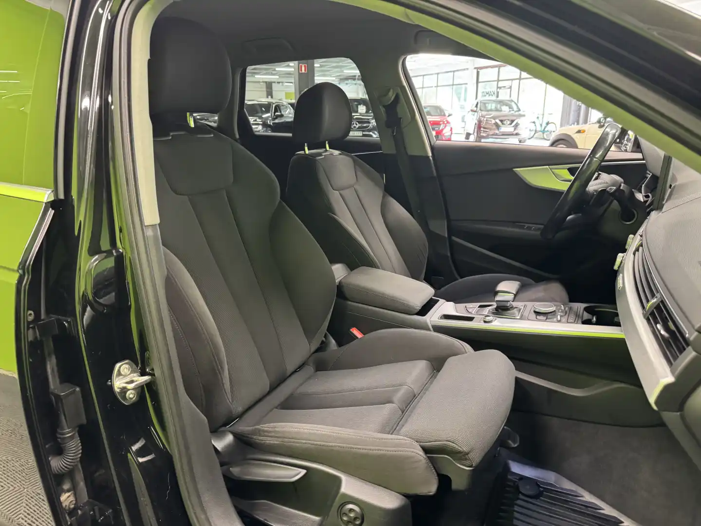 car-image