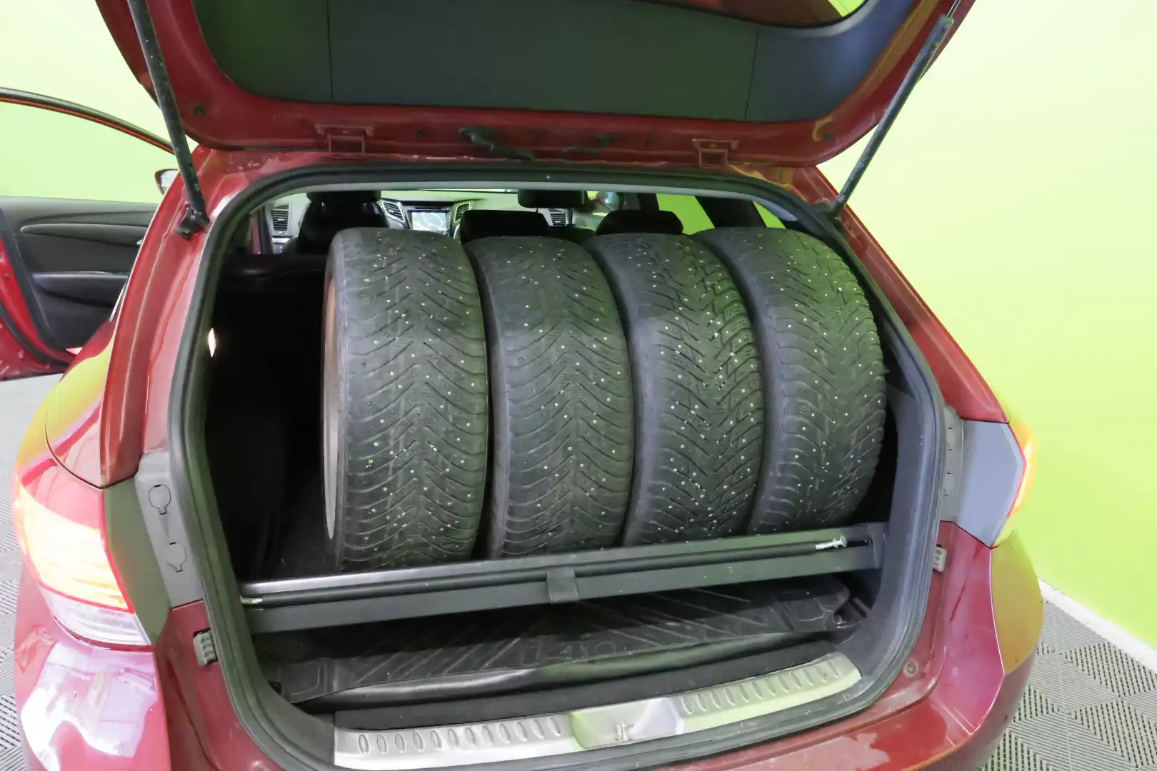 car-image