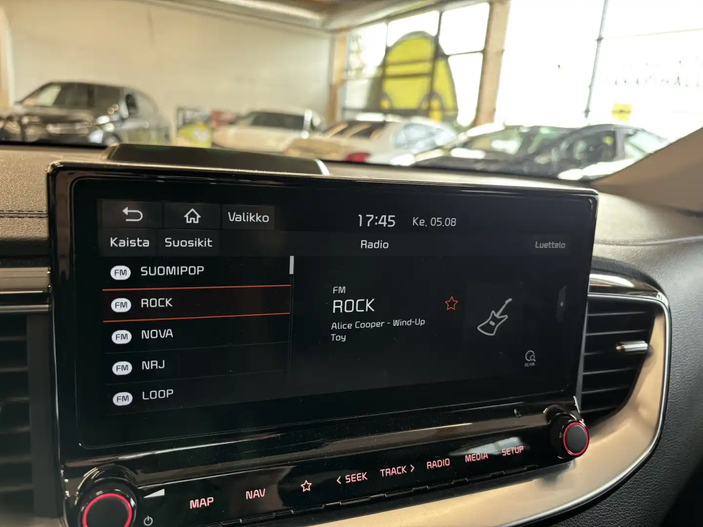 car-image