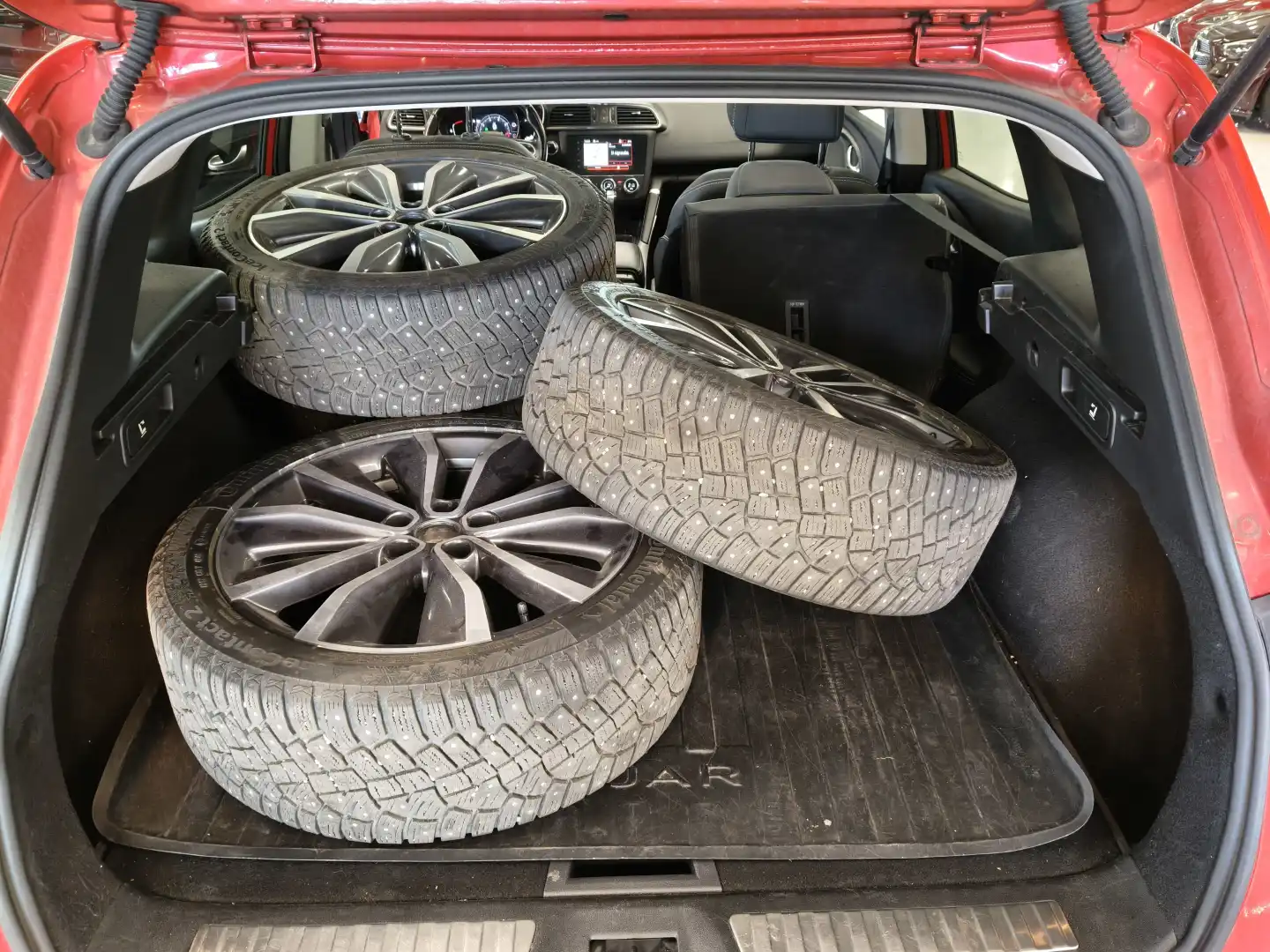 car-image
