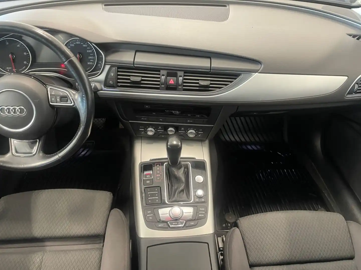 car-image