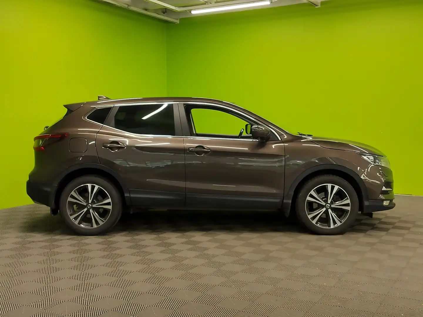 car-image