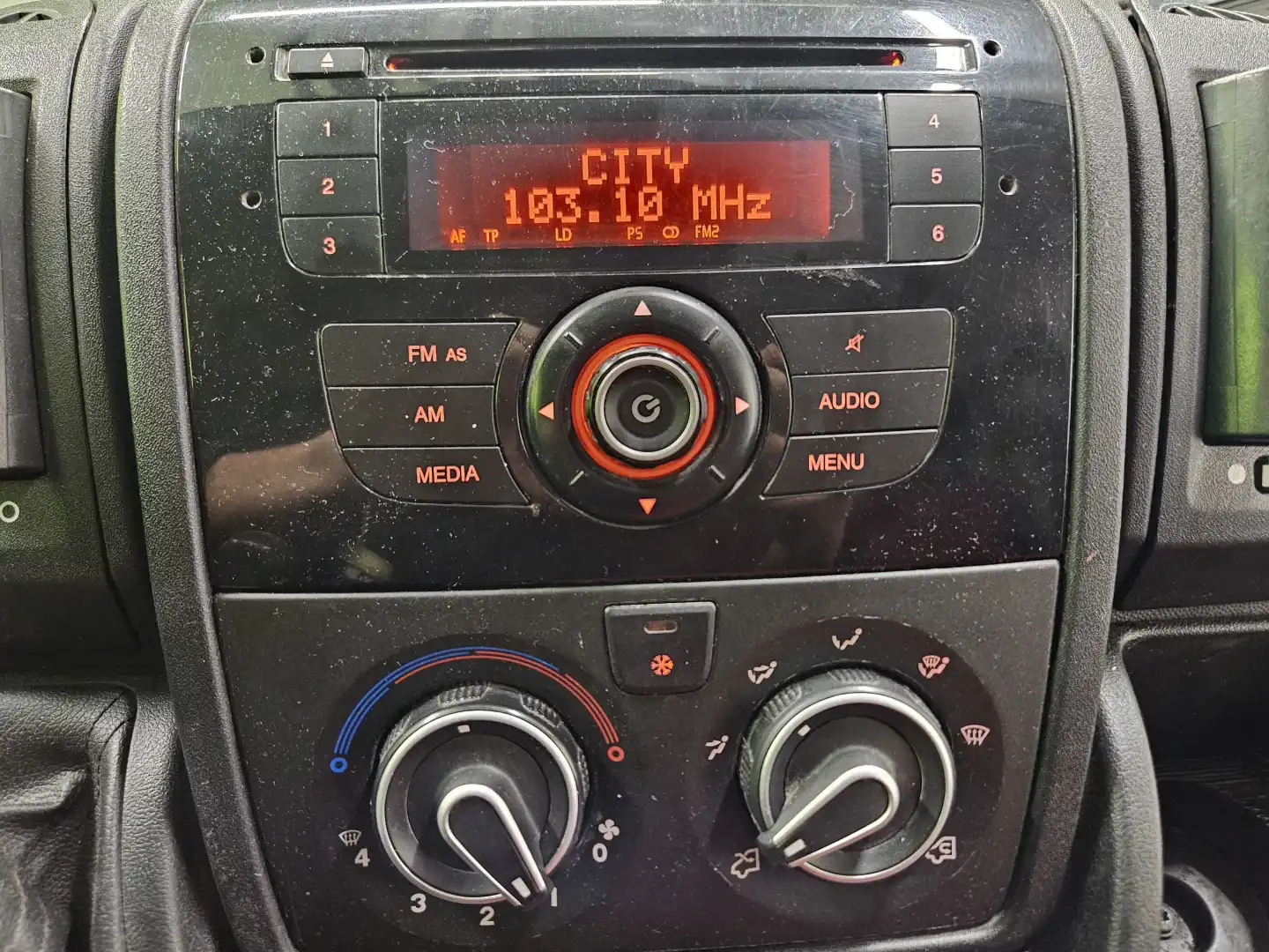 car-image