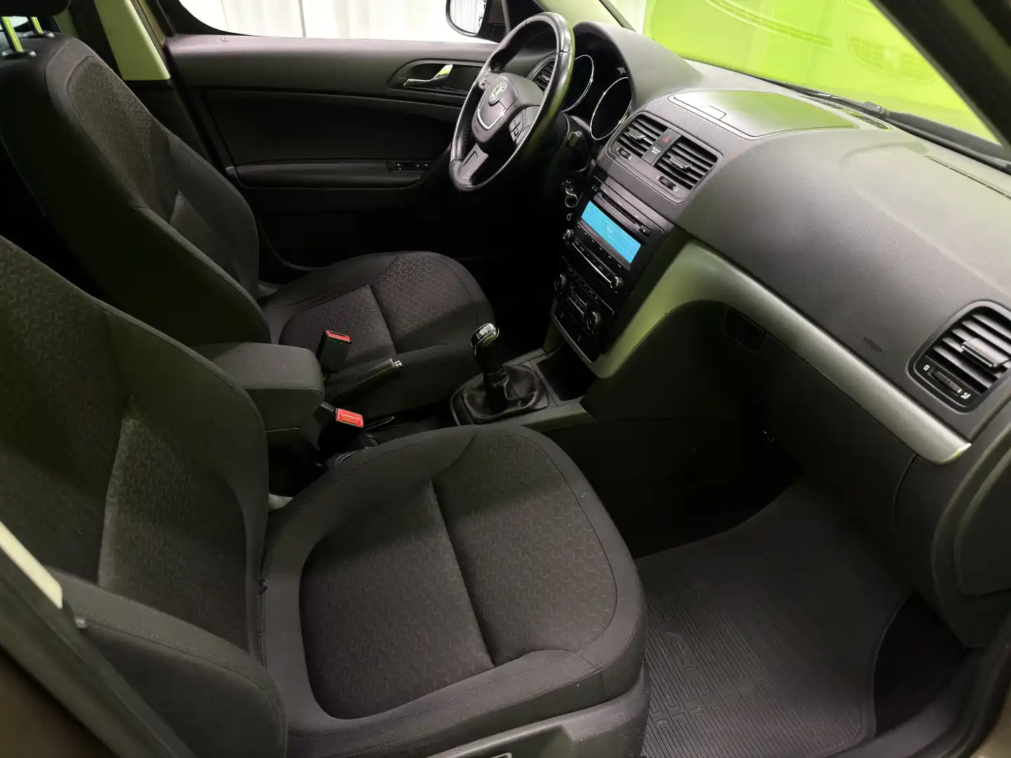 car-image