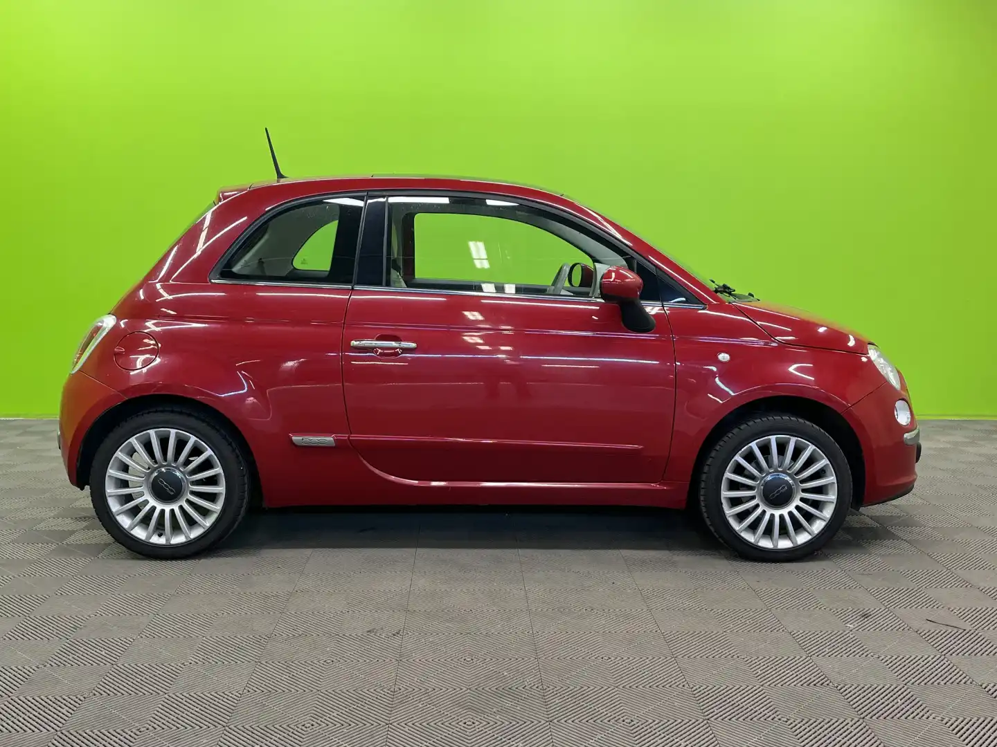 car-image