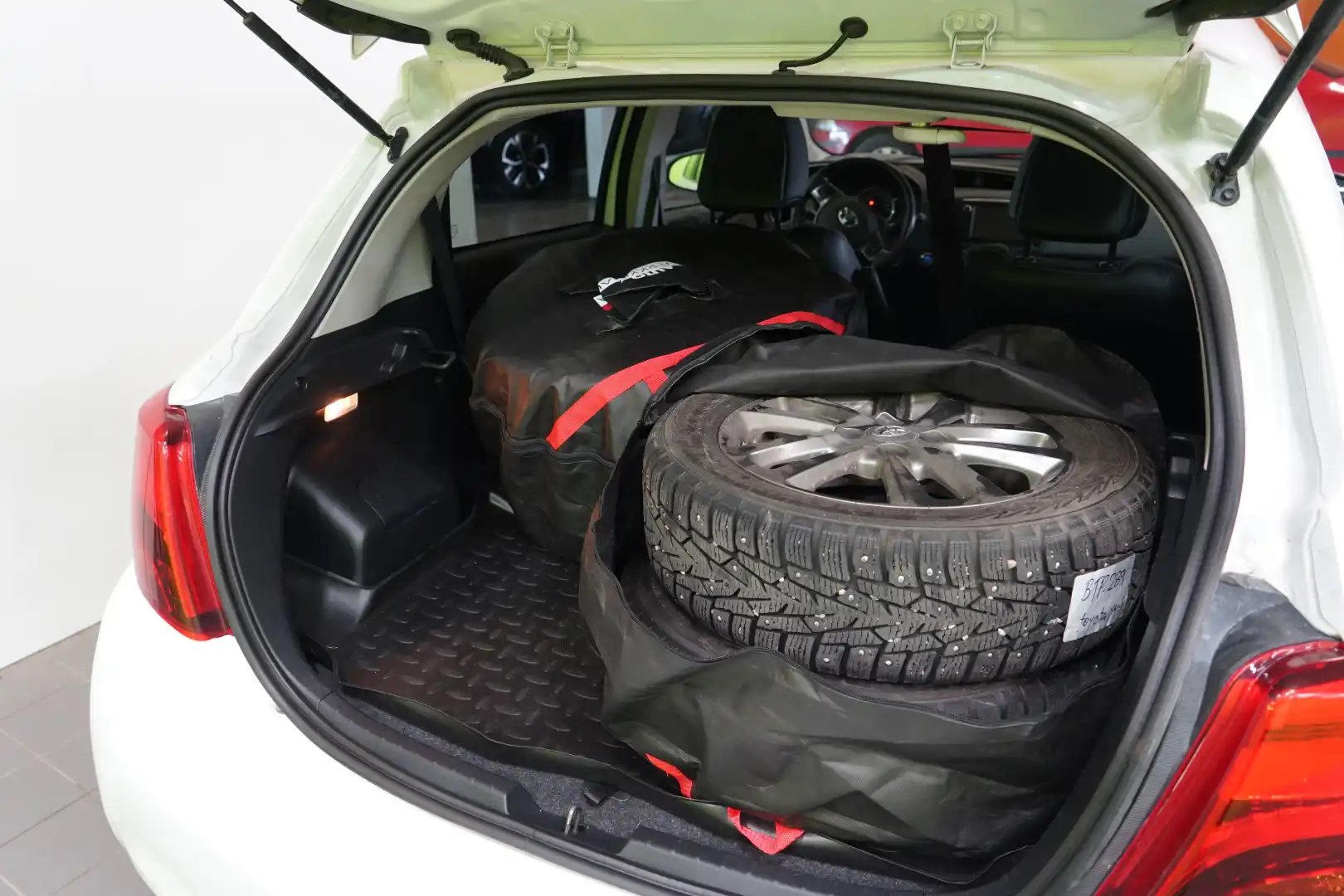 car-image