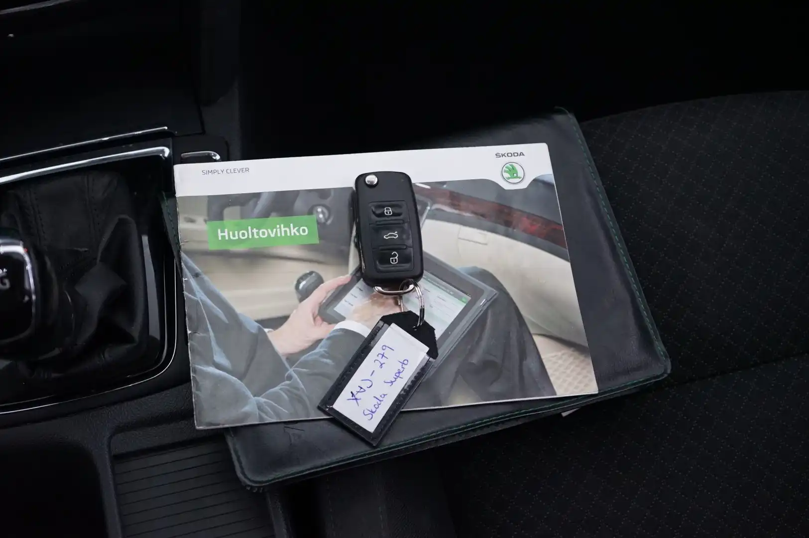 car-image