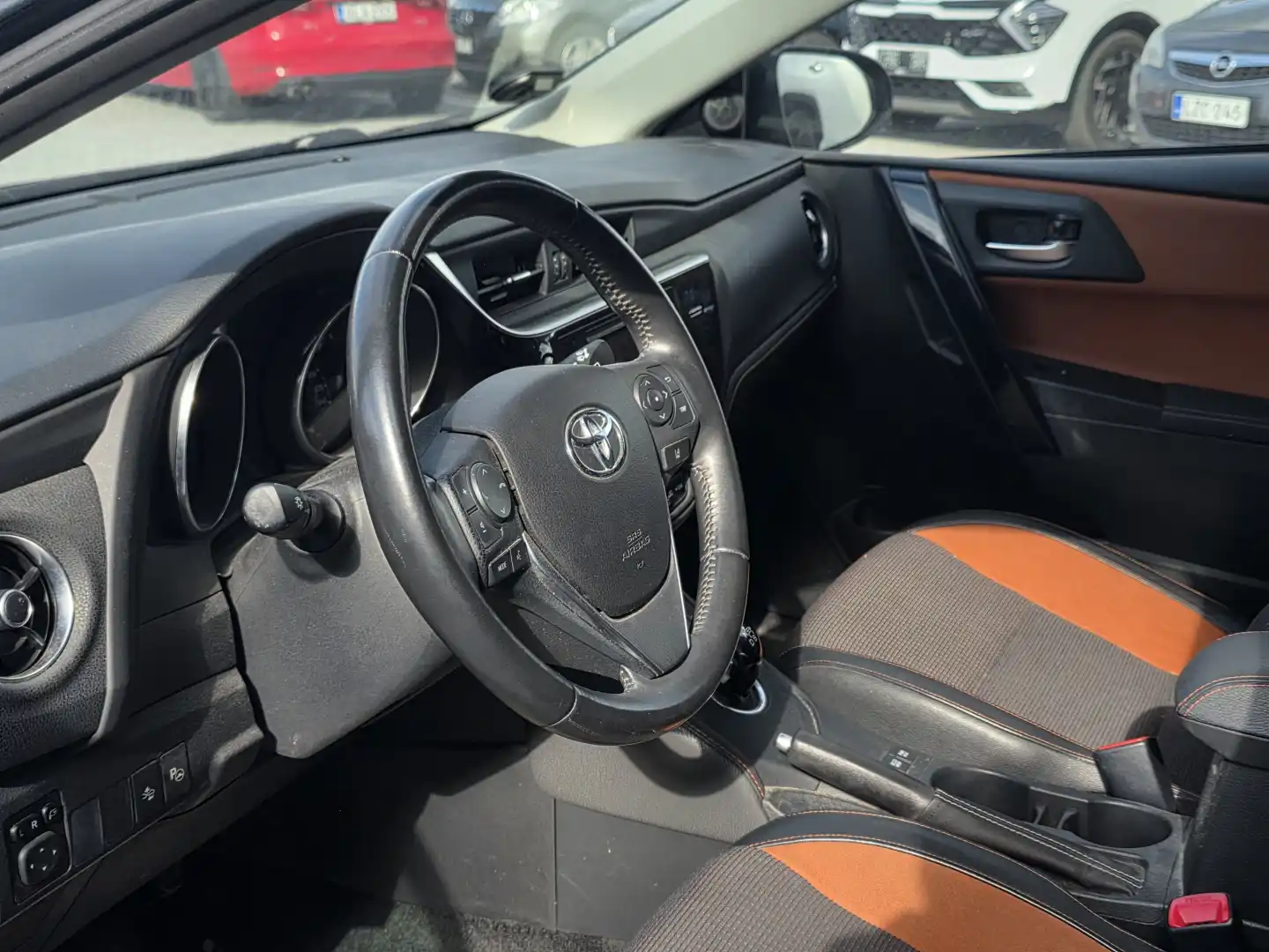 car-image
