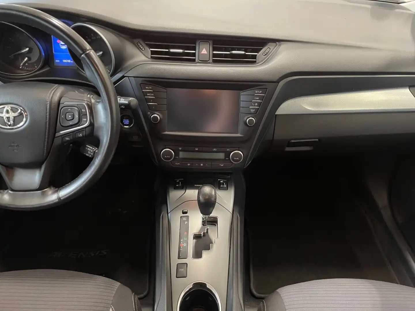 car-image