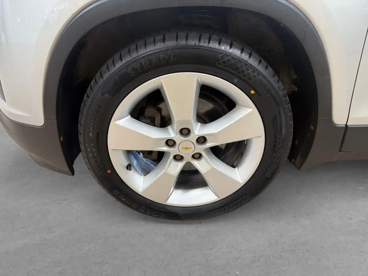 car-image