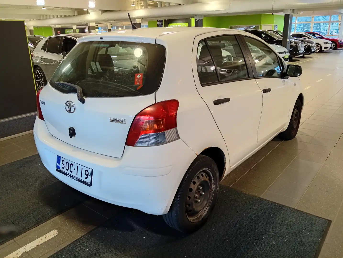 car-image