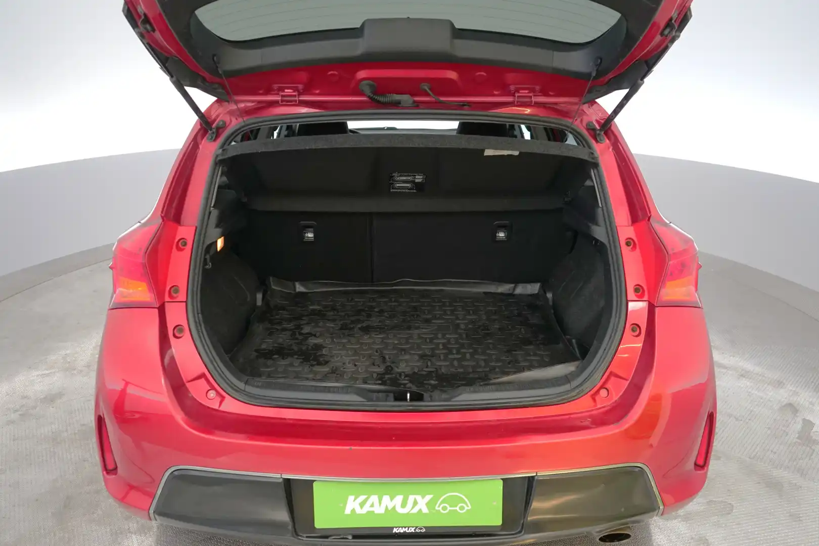 car-image