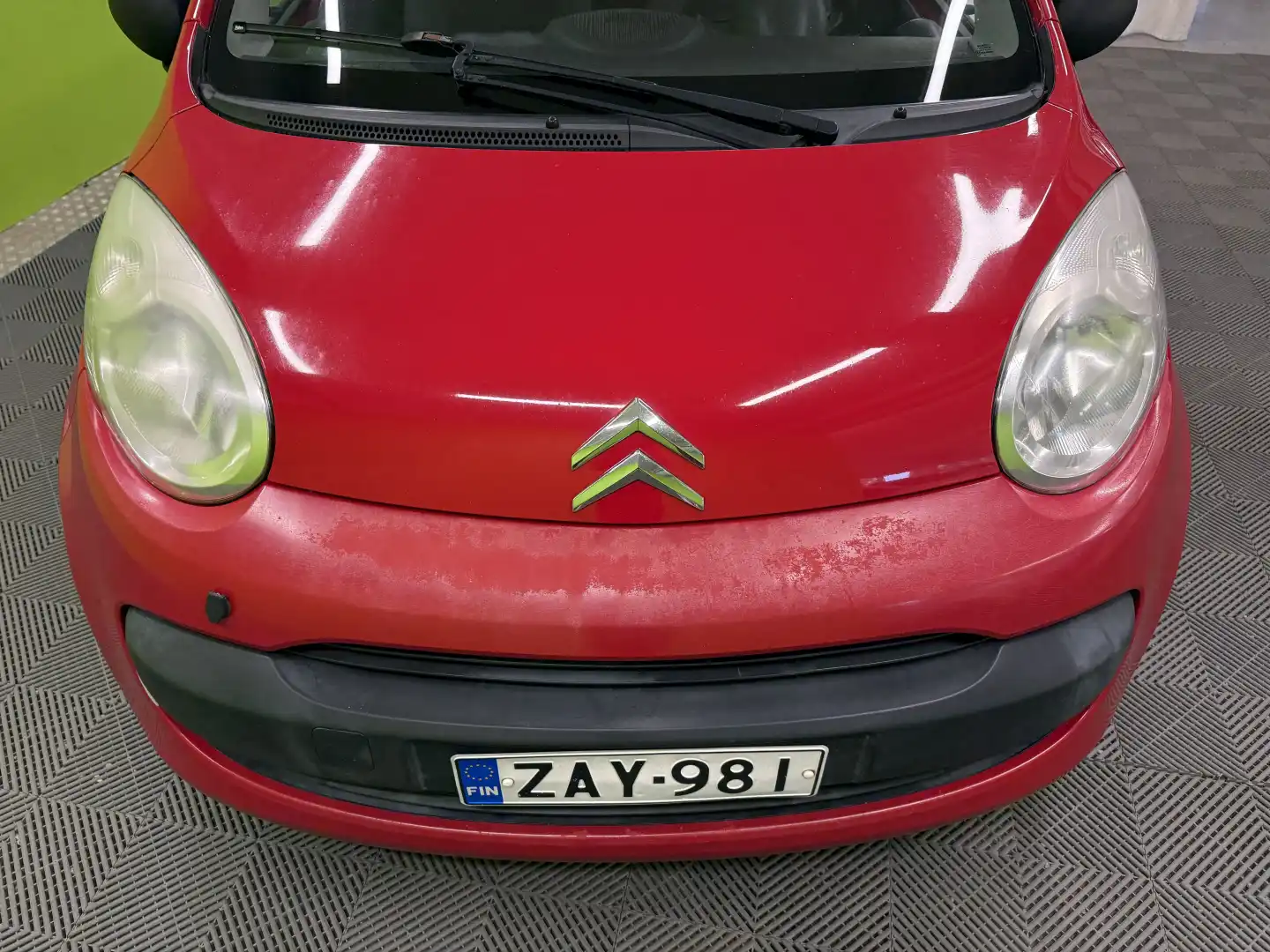 car-image