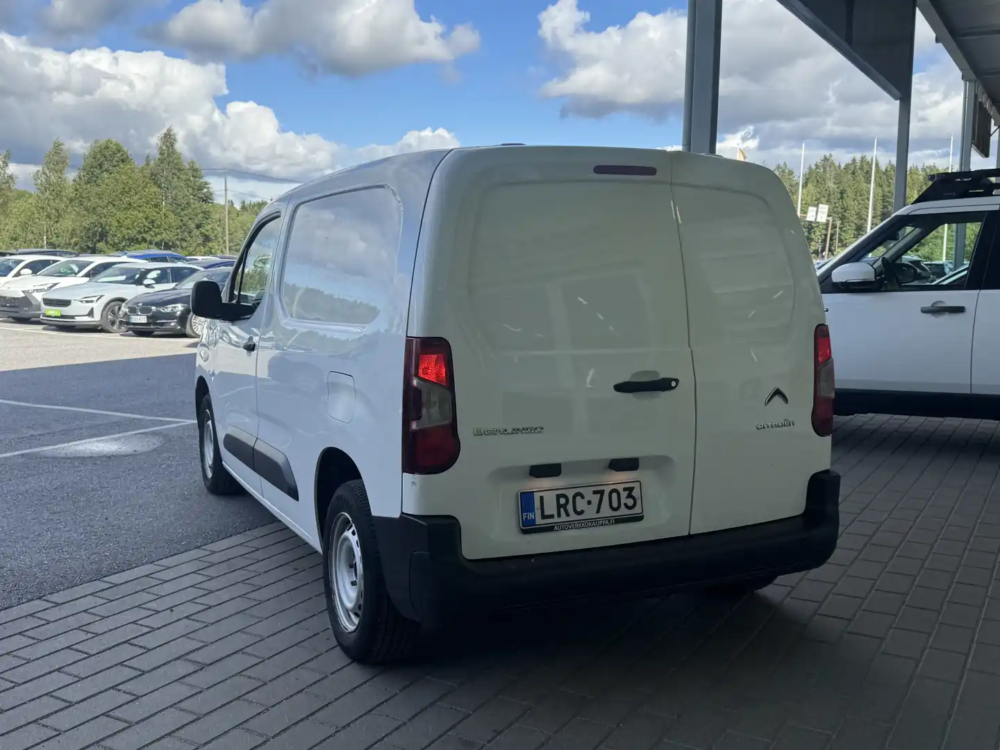 car-image