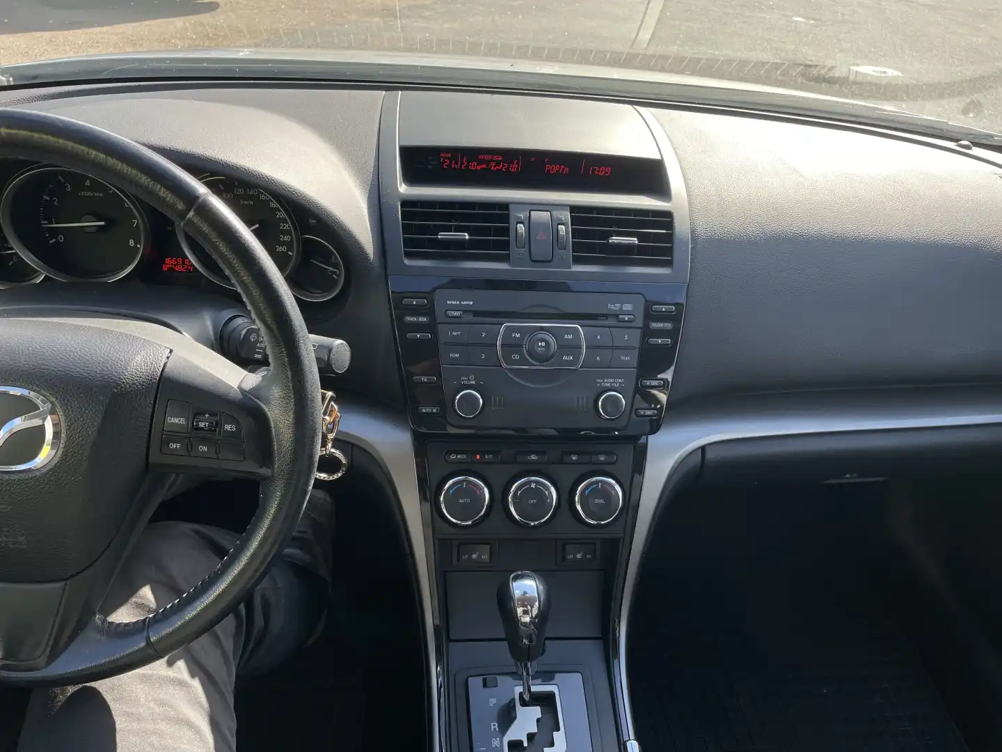 car-image