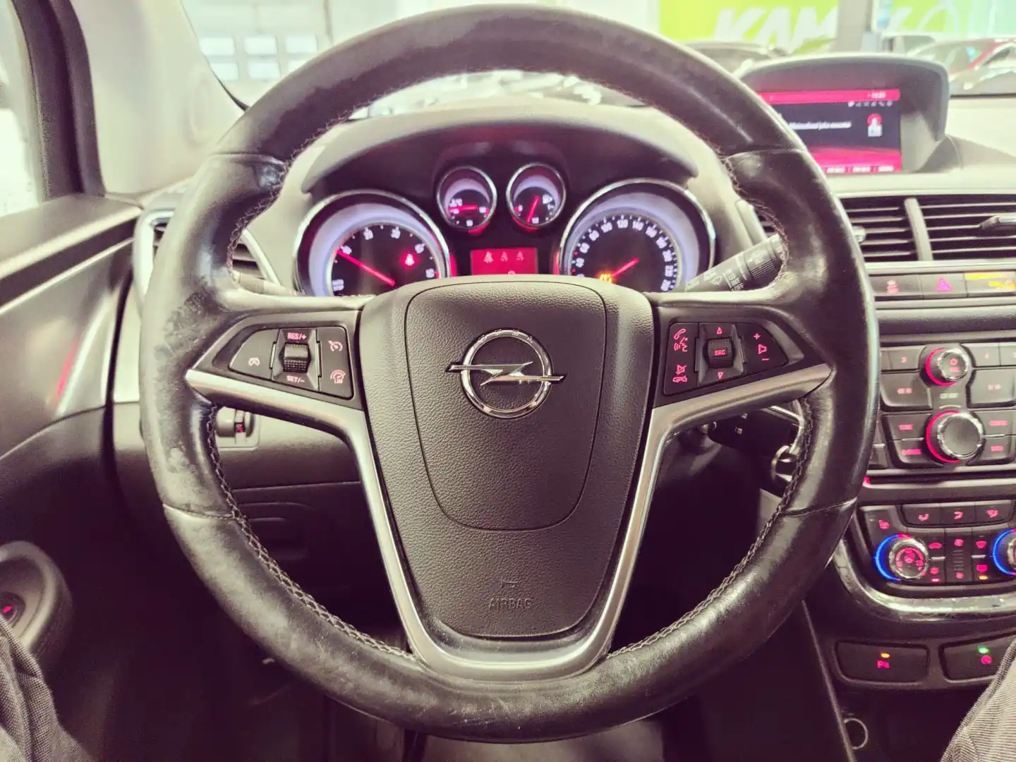 car-image