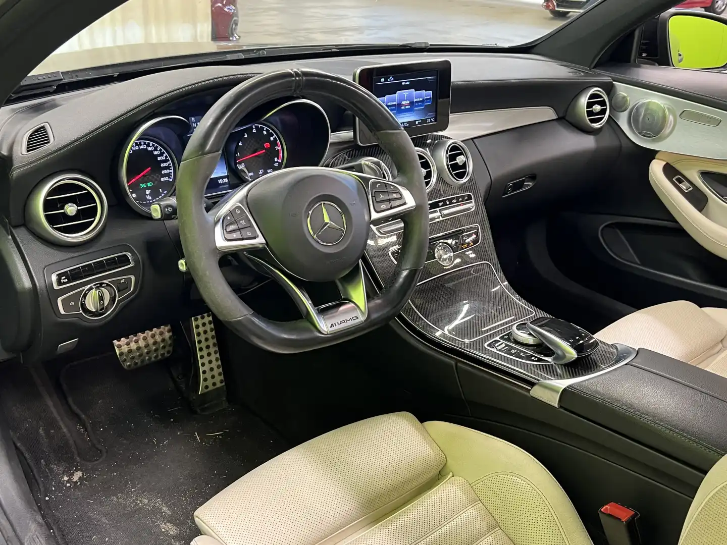 car-image