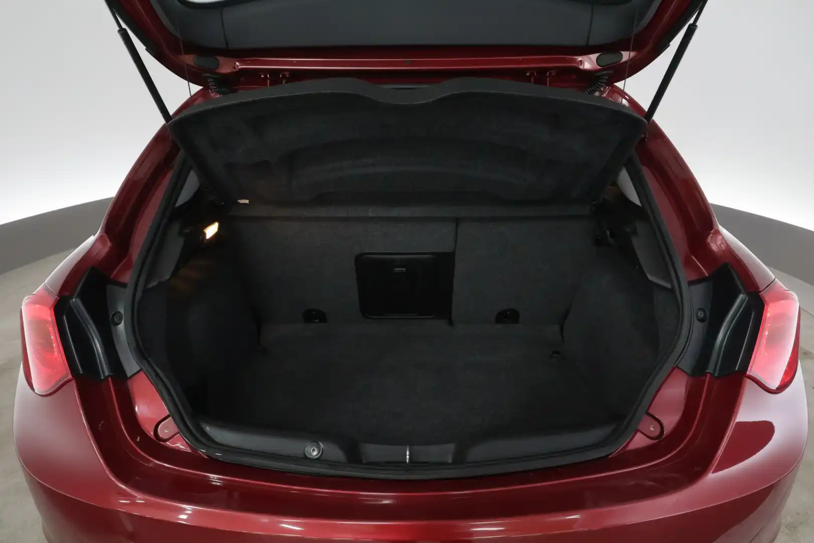 car-image